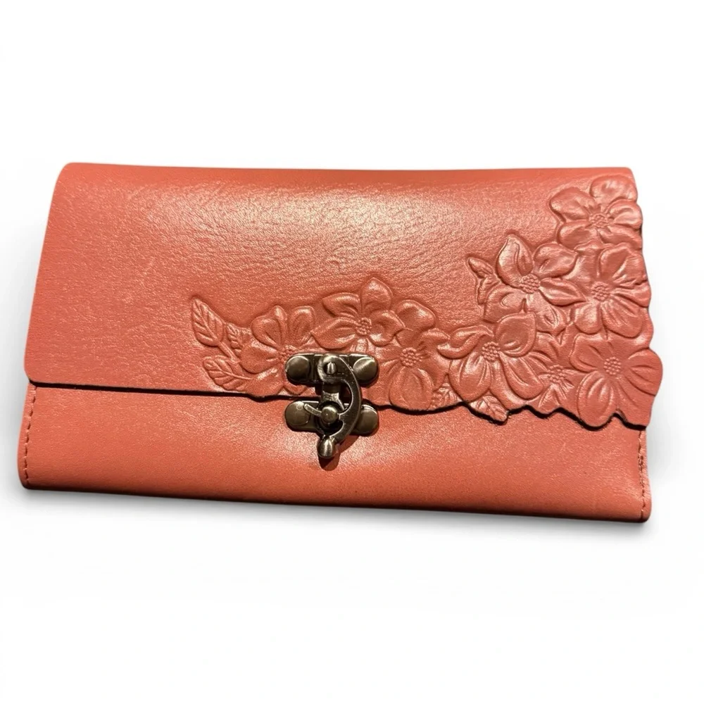 Patricia Nash Pink Floral Embossed Clutch - Picture 1 of 9